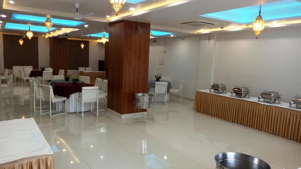 Alankrita Suites & Party Halls Mirát Kültér fotó