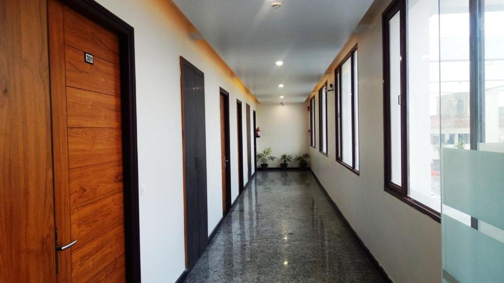 Alankrita Suites & Party Halls Mirát Kültér fotó