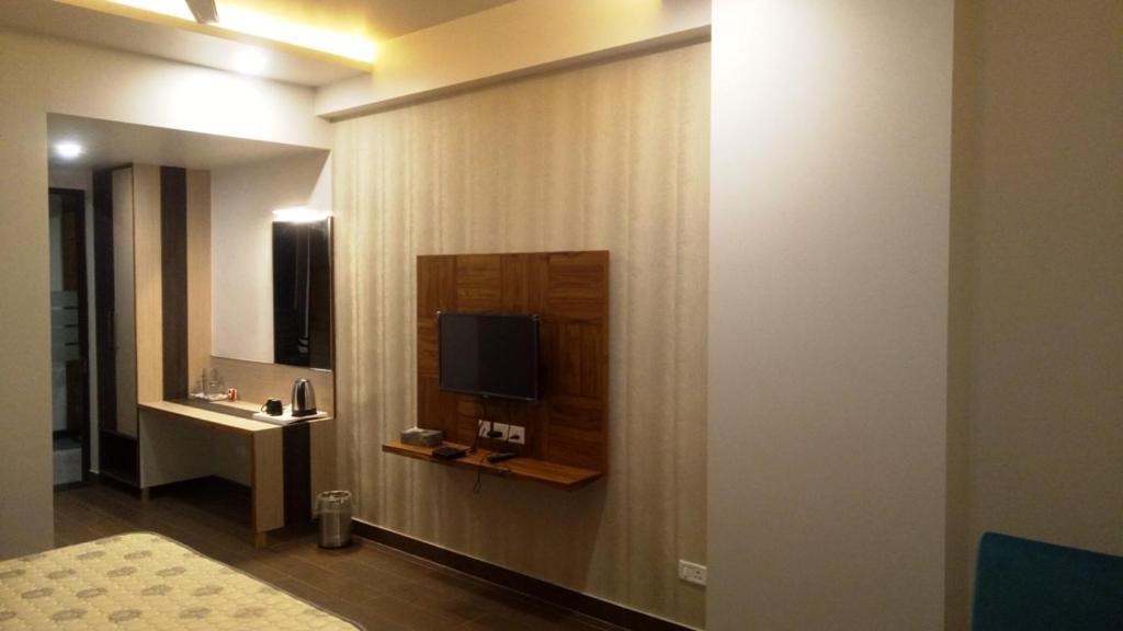 Alankrita Suites & Party Halls Mirát Kültér fotó