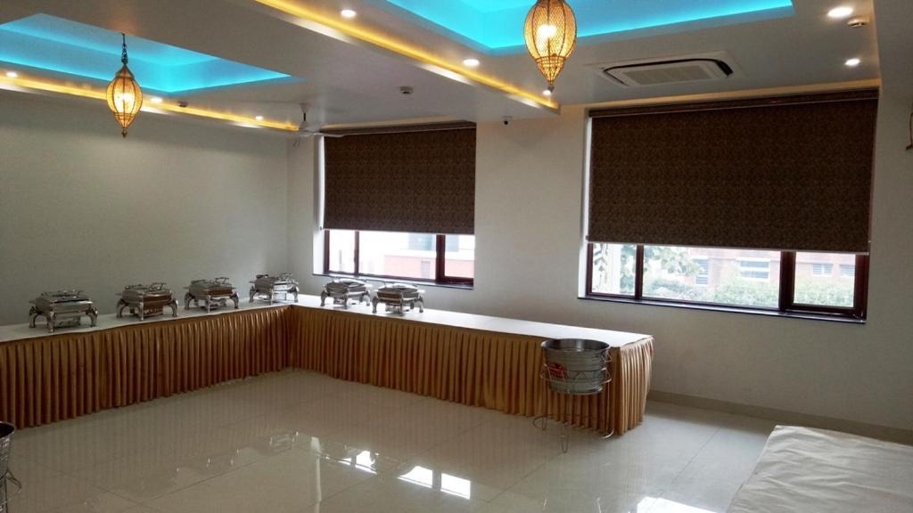 Alankrita Suites & Party Halls Mirát Kültér fotó